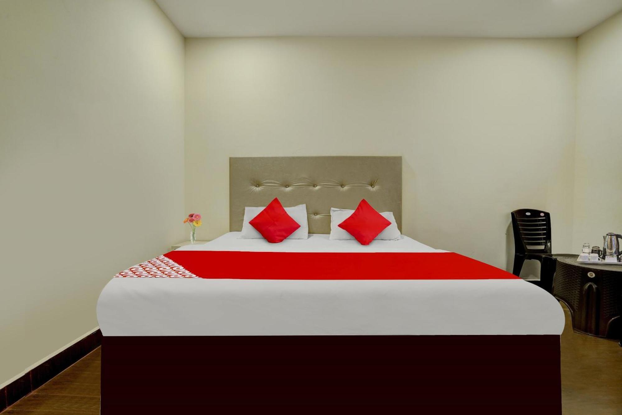 Oyo Flagship The Chirag Resort Bhandāra Екстериор снимка